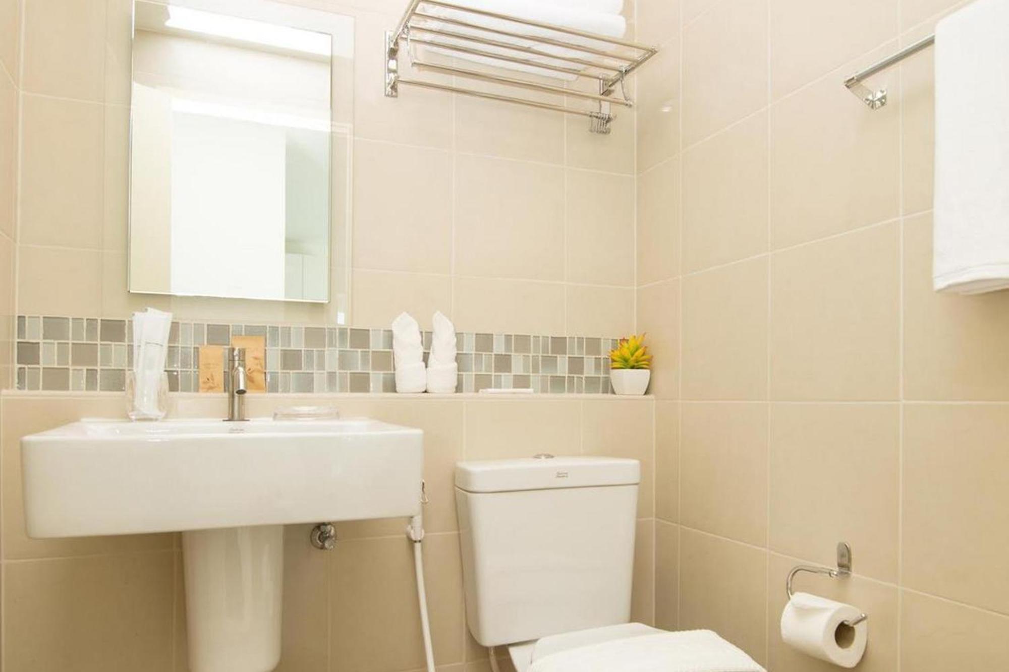 First Choice Suites By The Sea Sha Plus Extra Хуа Хин Екстериор снимка