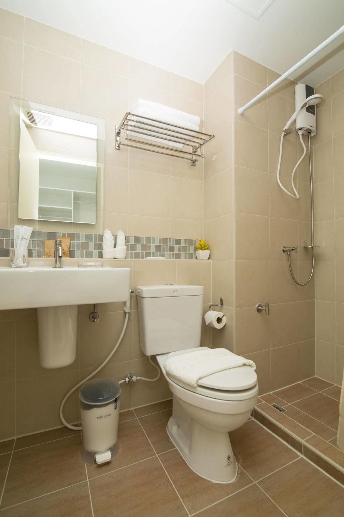First Choice Suites By The Sea Sha Plus Extra Хуа Хин Екстериор снимка
