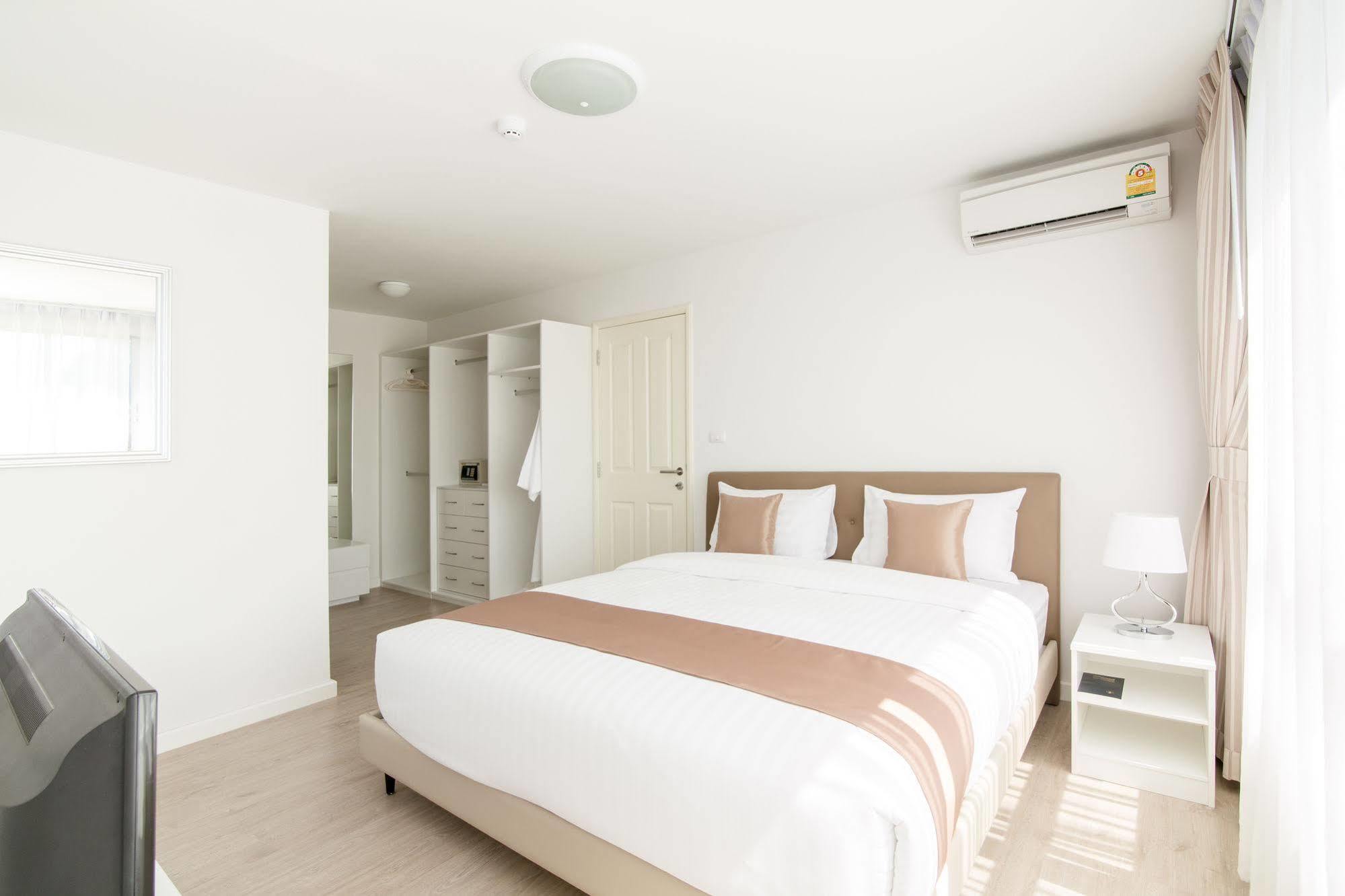 First Choice Suites By The Sea Sha Plus Extra Хуа Хин Екстериор снимка